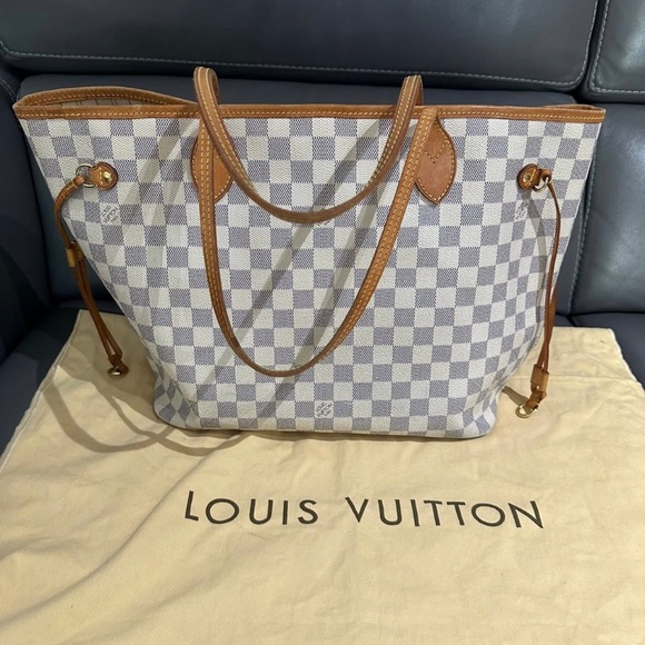 Louis Vuitton Neverfull MM - Picture 5 of 9
